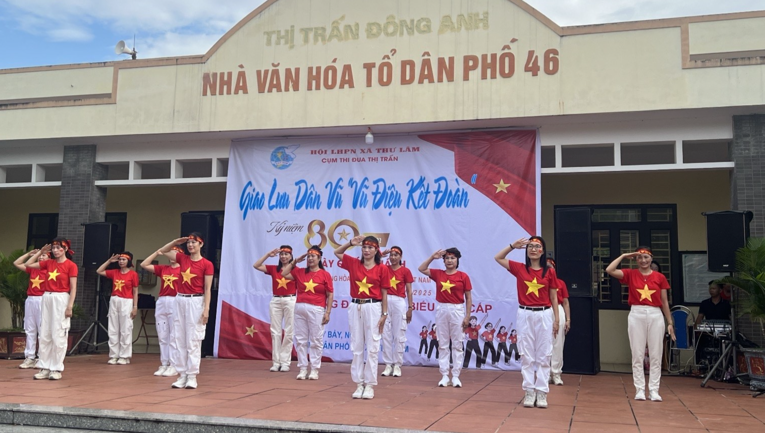Phụ nữ xã Thư Lâm rạng rỡ đồng diễn dân vũ mừng Quốc khánh