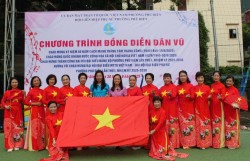 Hơn 600 phụ nữ Thủ đô đồng diễn áo dài