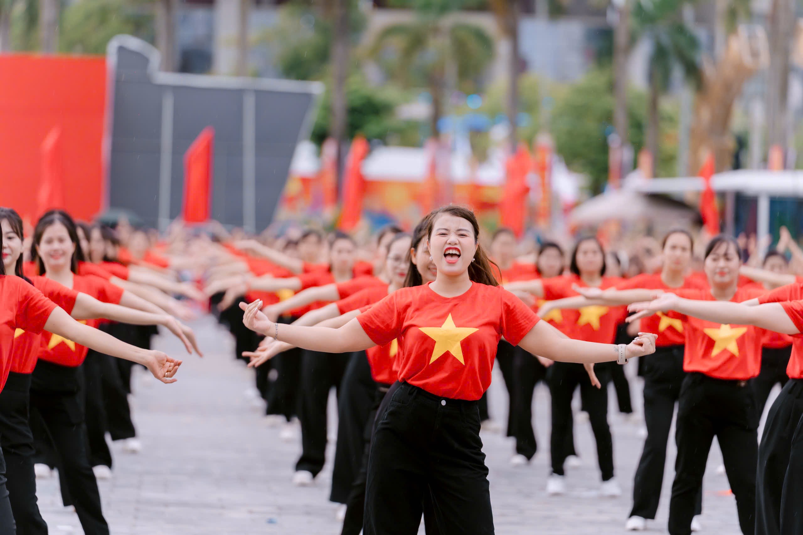 Hơn 80.000 phụ nữ Hà Nội đồng diễn dân vũ mừng Quốc khánh
