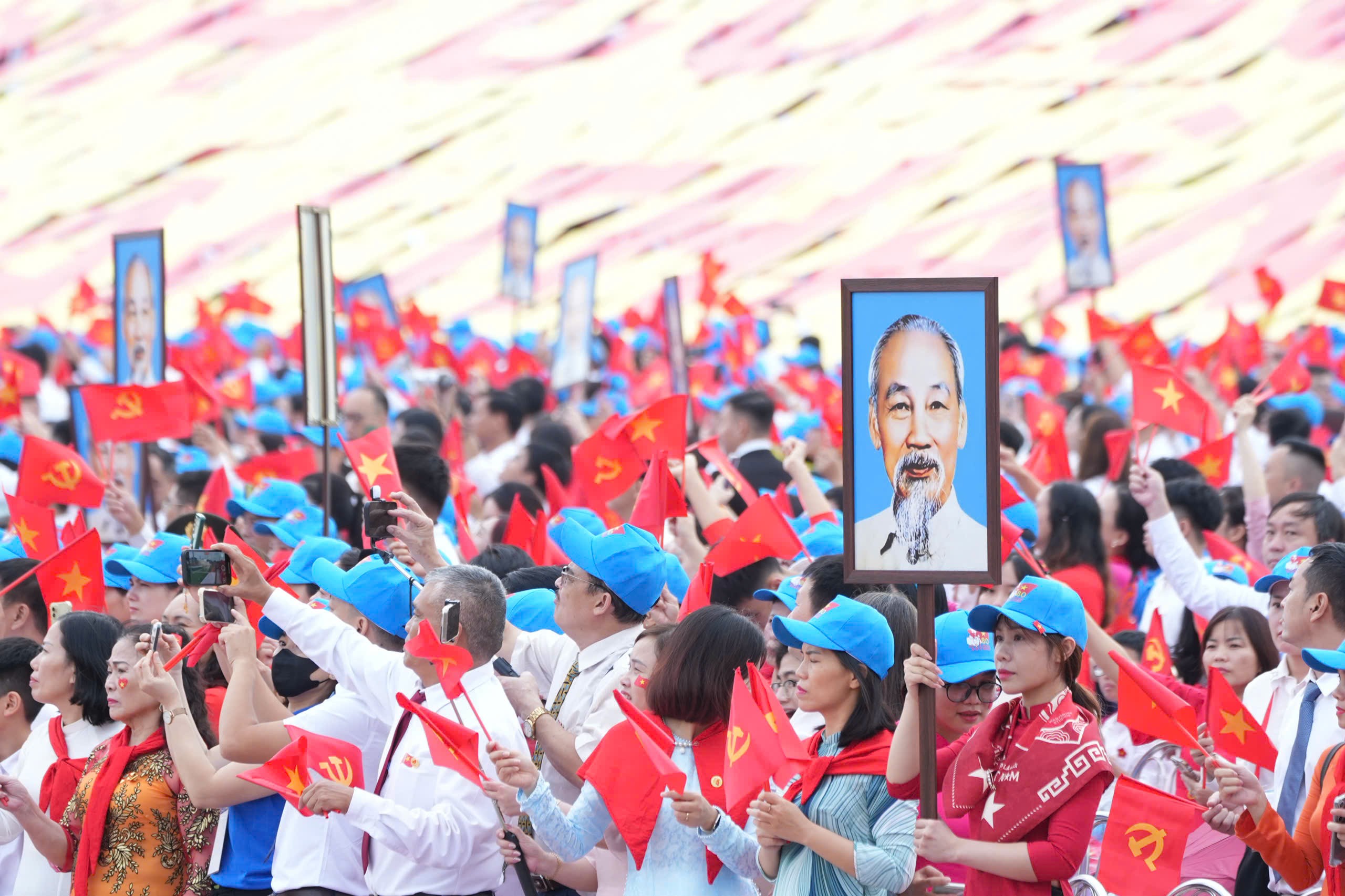 Hà Nội: chuẩn bị chu đáo công tác đón tiếp đại biểu các tỉnh, thành phố dự Đại lễ A80