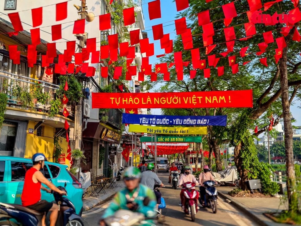 Hà Nội rực rỡ trong mùa thu lịch sử, sẵn sàng cho Đại lễ 80 năm Quốc khánh