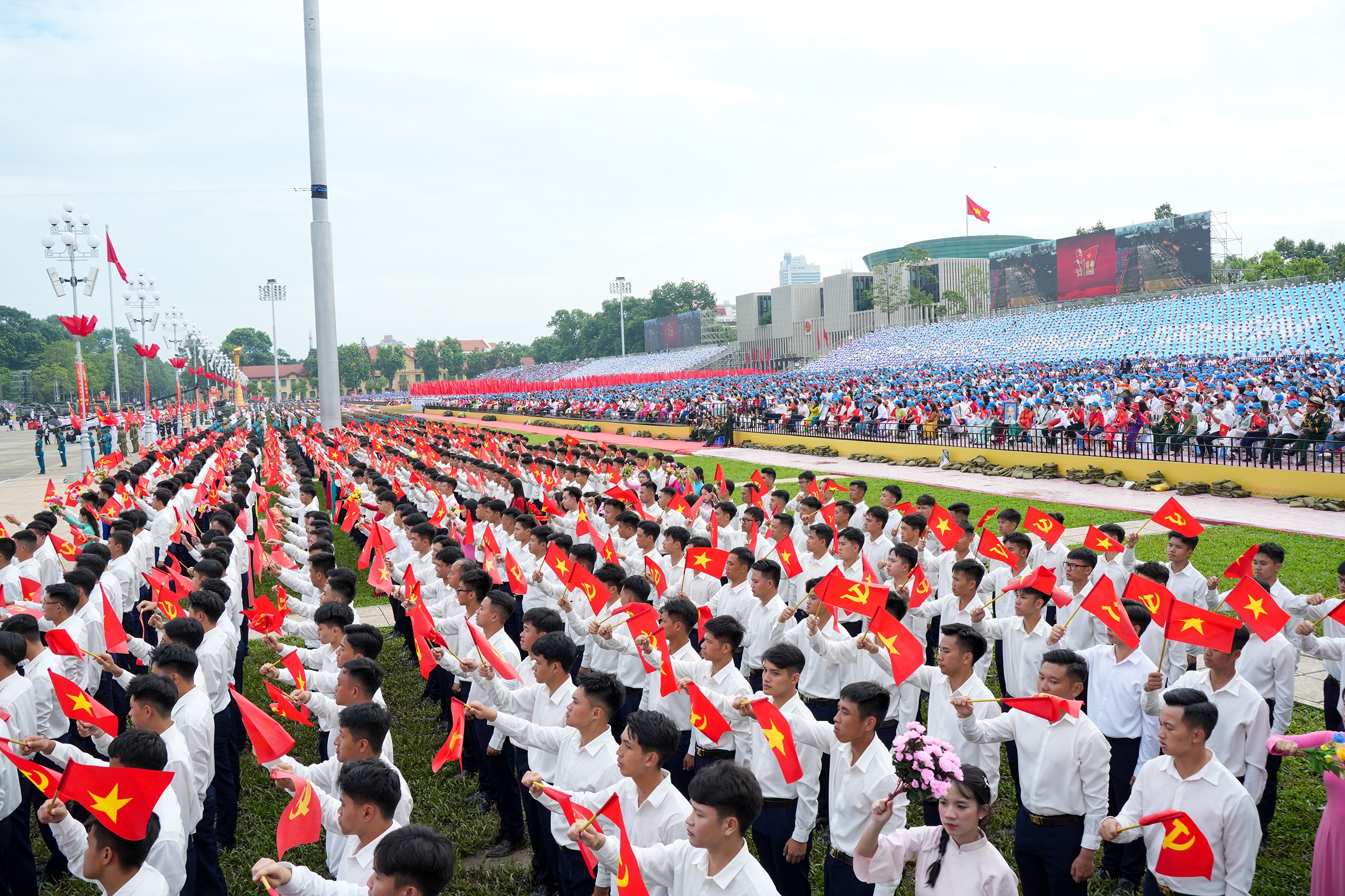 Mãn nhãn chiêm ngưỡng dàn khí tài tại buổi Tổng duyệt A80