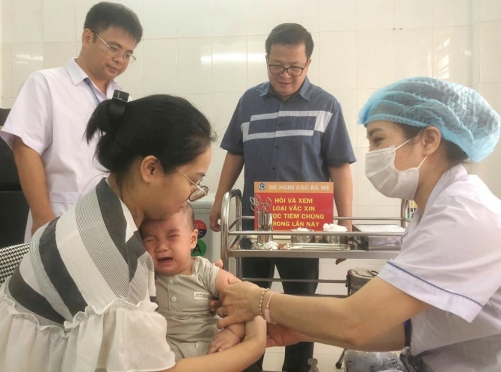 CDC Hà Nội đã thành lập 8 đội cơ động hỗ trợ, hướng dẫn về chuyên môn, kỹ thuật cho các cán bộ mạng lưới y tế dự phòng tại các Trạm y tế
