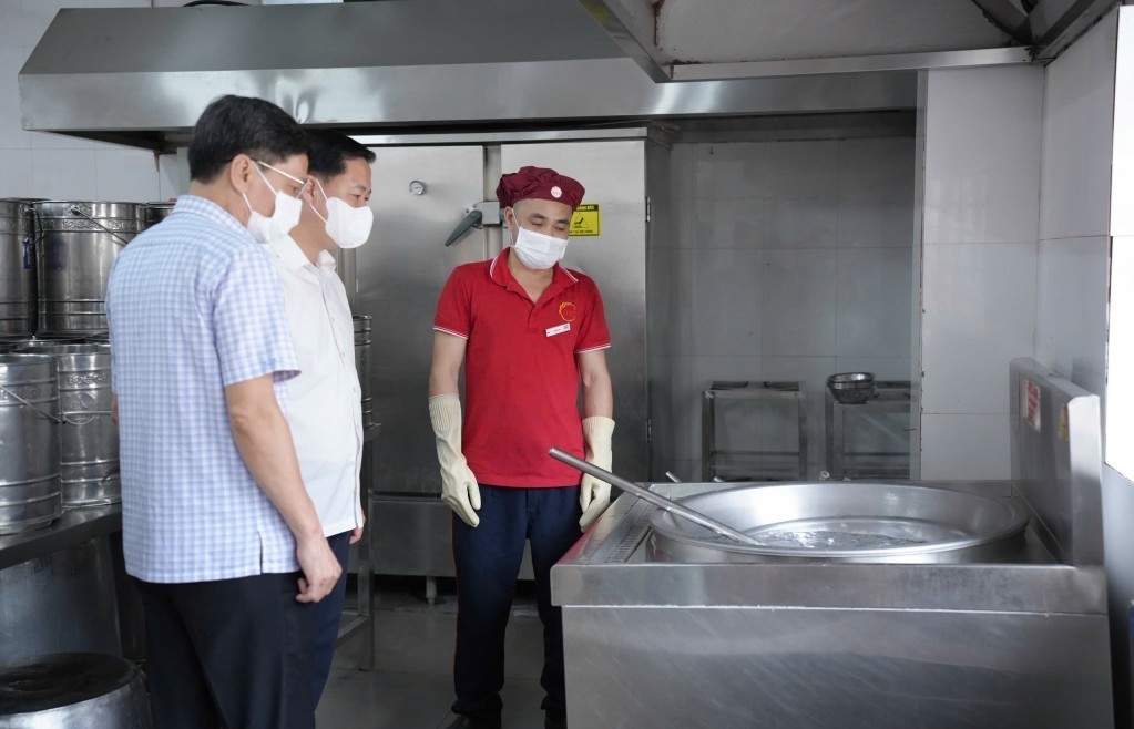 Siết chặt an toàn thực phẩm học đường trước năm học mới