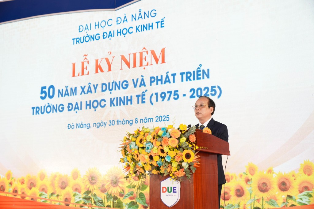 PGS.TS Nguyễn Ngọc Vũ, Giám đốc Đại học Đà Nẵng phát biểu tại lễ kỷ niệm 