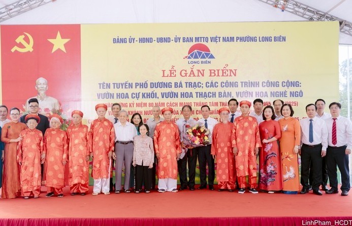 Gắn biển tên tuyến phố, công trình công cộng chào mừng Quốc khánh 2/9