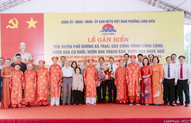Gắn biển tên tuyến phố, công trình công cộng chào mừng Quốc khánh 2/9