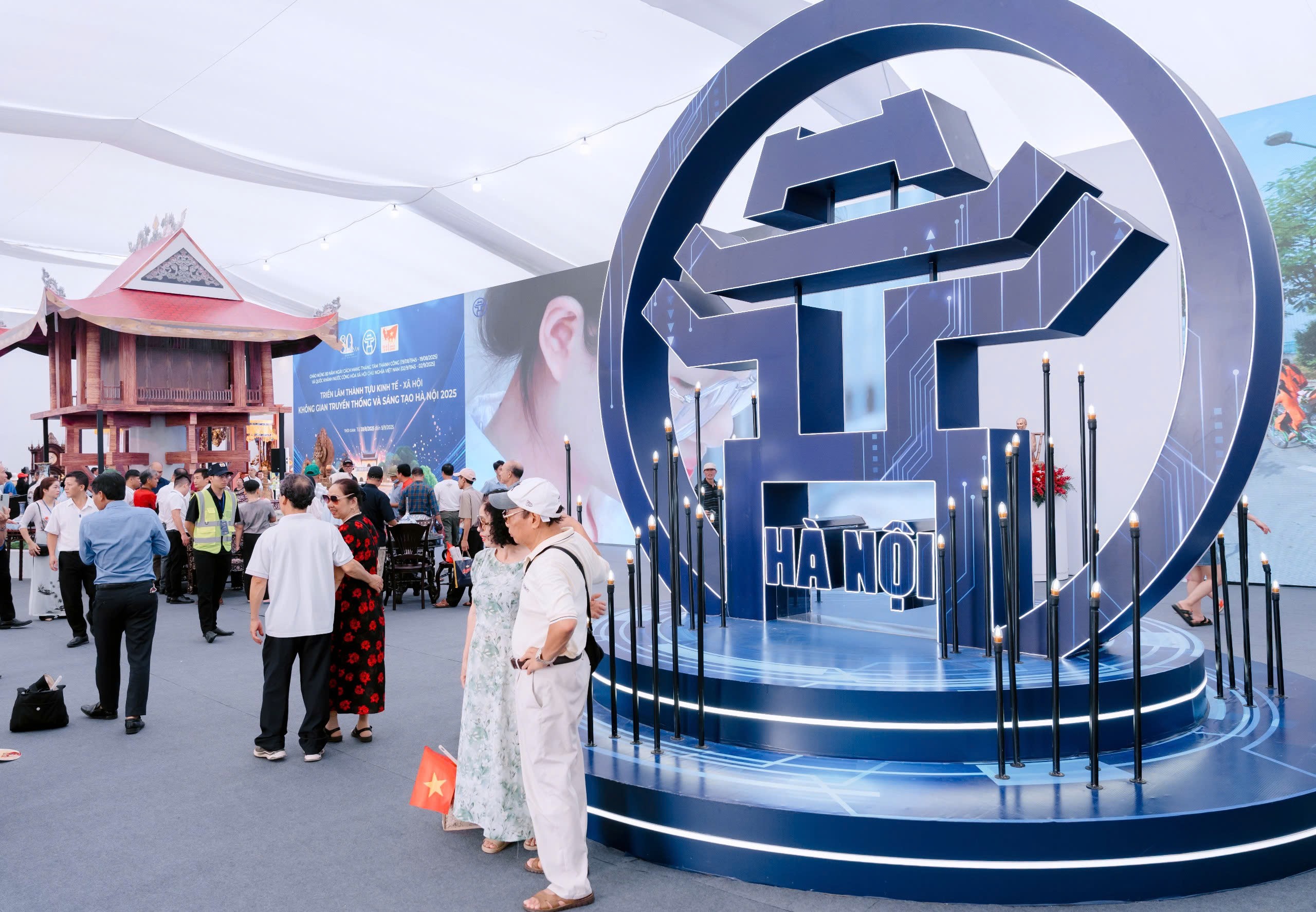 Lắng đọng lòng người, lan toả khát vọng phát triển đất nước phồn vinh Lắng đọng lòng người, lan toả khát vọng phát triển đất nước phồn vinh