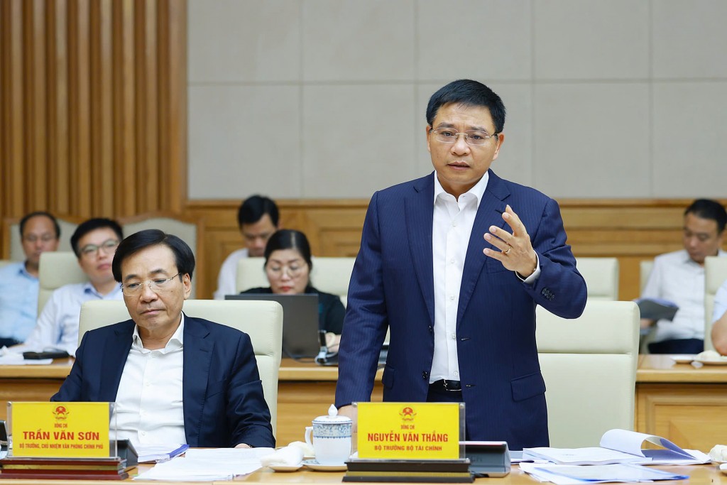 Bộ trưởng Bộ Tài chính Nguyễn Văn Thắng phát biểu tại cuộc họp - Ảnh: VGP/Nhật Bắc