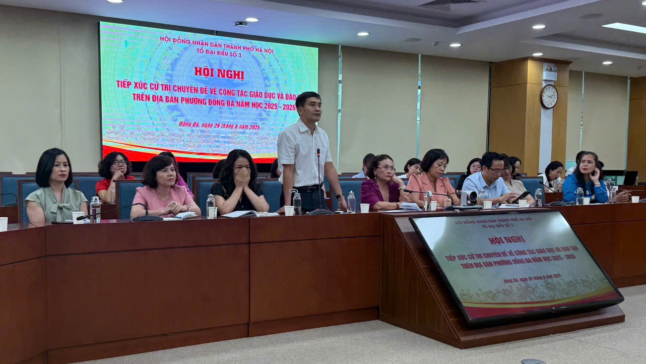 Lắng nghe ý kiến cử tri để tích cực chuẩn bị năm học mới