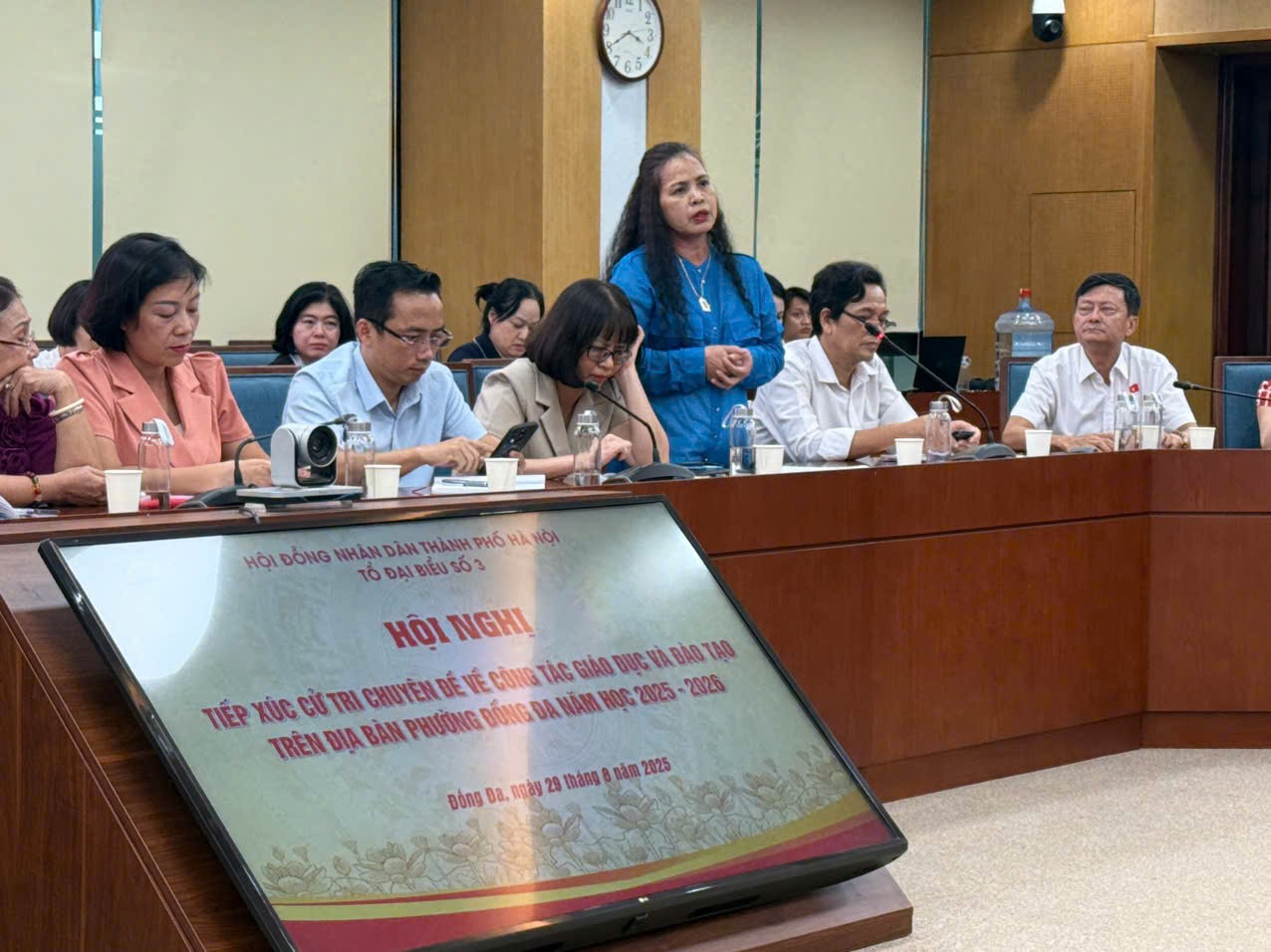 Lắng nghe ý kiến cử tri để tích cực chuẩn bị năm học mới