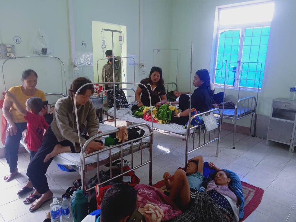Gia Lai: 131 người nghi bị ngộ độc thực phẩm sau tiệc tân gia