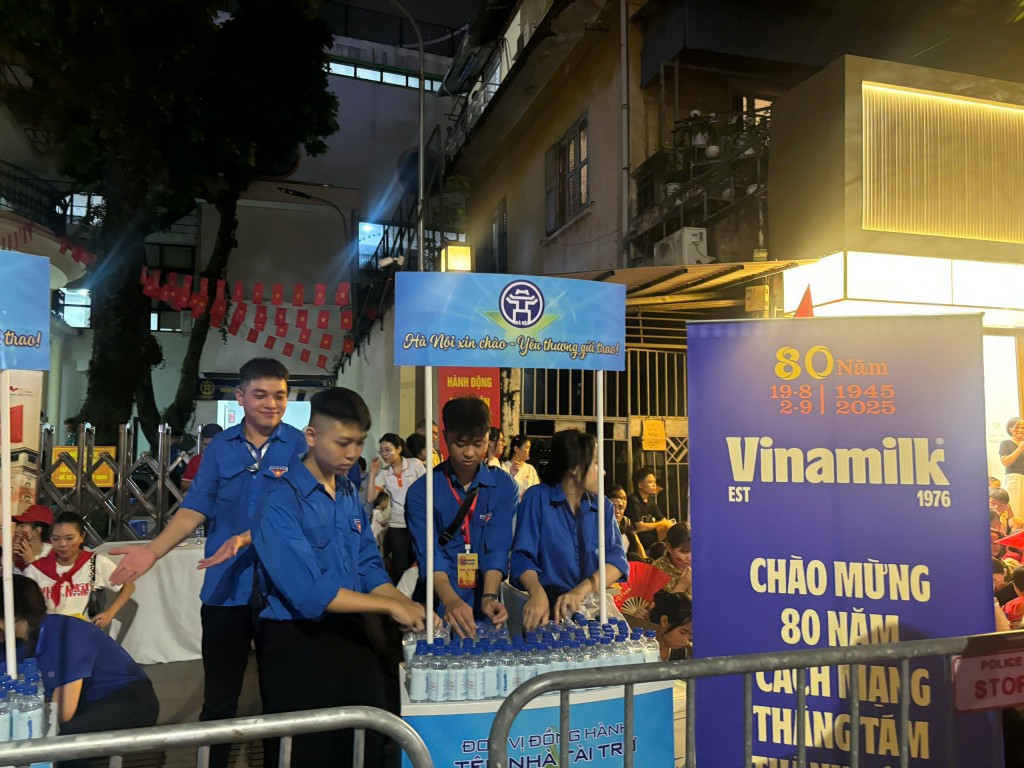 Vinamilk tiếp sức lực lượng, người dân tham gia Tổng duyệt A80