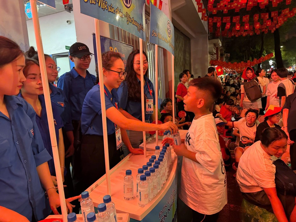 Vinamilk tiếp sức lực lượng, người dân tham gia Tổng duyệt A80