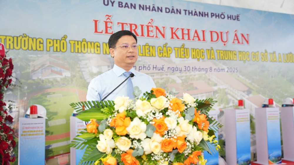 Phó Chủ tịch Thường trực UBND thành phố Huế Nguyễn Thanh Bình phát biểu tại buổi lễ