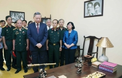 Tổng Bí thư dâng hương tại Di tích 48 Hàng Ngang