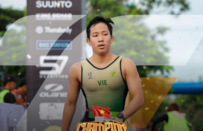 Học sinh lớp 10 Trần Nguyên Chương xuất sắc giành hai huy chương vàng
