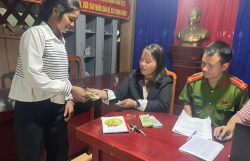 Quảng Ngãi: Xuyên đêm chi trả quà lễ cho người dân