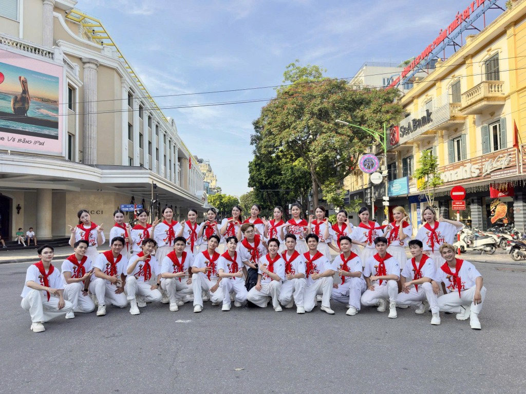Các bạn trẻ khéo léo sử dụng ngôn ngữ nghệ thuật để truyền tải tinh thần yêu nước