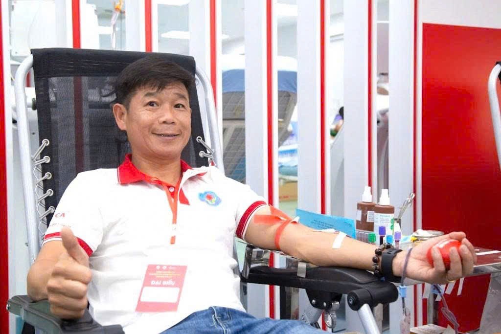 Tuổi trẻ hôm nay đang tiếp nối truyền thống vẻ vang, đóng góp sức mình cho xã hội, đất nước