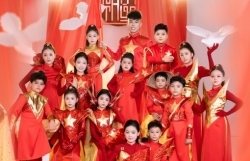 Nhà thiết kế Nhật Thực ra mắt bộ sưu tập “Hào khí sao vàng”