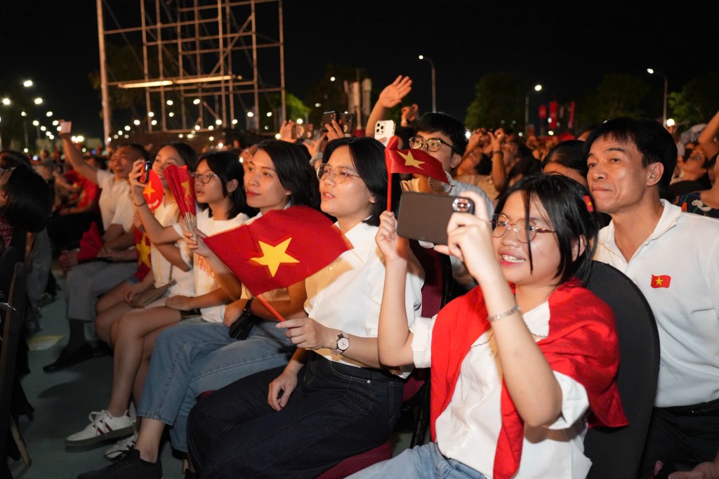 Khắc họa hình ảnh Hà Nội đổi mới, năng động và hội nhập đầy bản lĩnh Khắc họa hình ảnh Hà Nội đổi mới, năng động và hội nhập đầy bản lĩnh