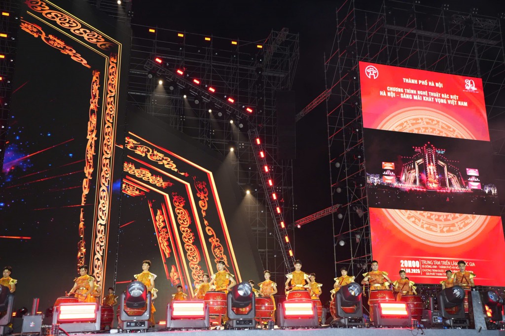 Khắc họa hình ảnh Hà Nội đổi mới, năng động và hội nhập đầy bản lĩnh Khắc họa hình ảnh Hà Nội đổi mới, năng động và hội nhập đầy bản lĩnh