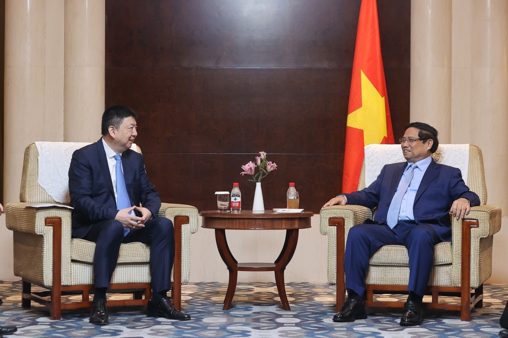 Thủ tướng gợi ý Hoa Thiết tham gia tư vấn, hỗ trợ để hoàn thành dự án đường bộ cao tốc Lạng Sơn - Cao Bằng trong năm nay; tư vấn khai thác, phát huy sông Hồng theo hướng hiệu quả, bền vững hơn; hợp tác tài chính, tham gia phát triển trung tâm tài chính quốc tế tại Việt Nam… - Ảnh:VGP/Nhật Bắc