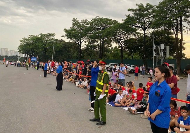 Phân luồng giao thông phục vụ Chương trình nghệ thuật tại sân Mỹ Đình
