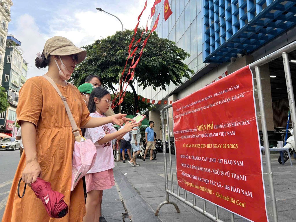 Các địa điểm gửi xe miễn phí được thông báo trên các phương tiện thông tin đại chúng