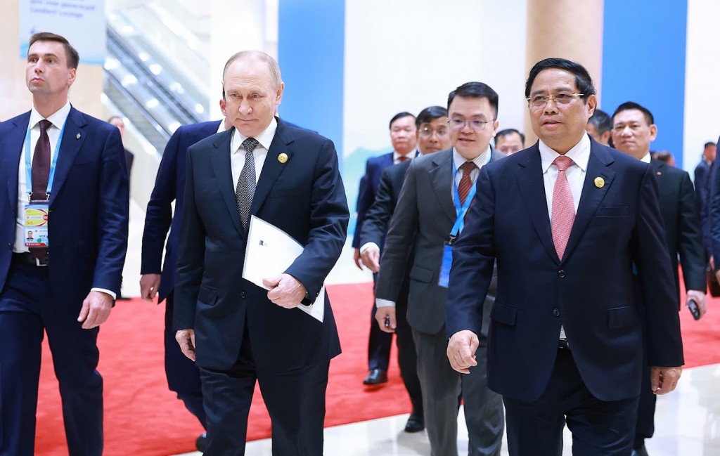 Thủ tướng Chính phủ Phạm Minh Chính gặp Tổng thống Nga Vladimir Putin - Ảnh: VGP/Nhật Bắc