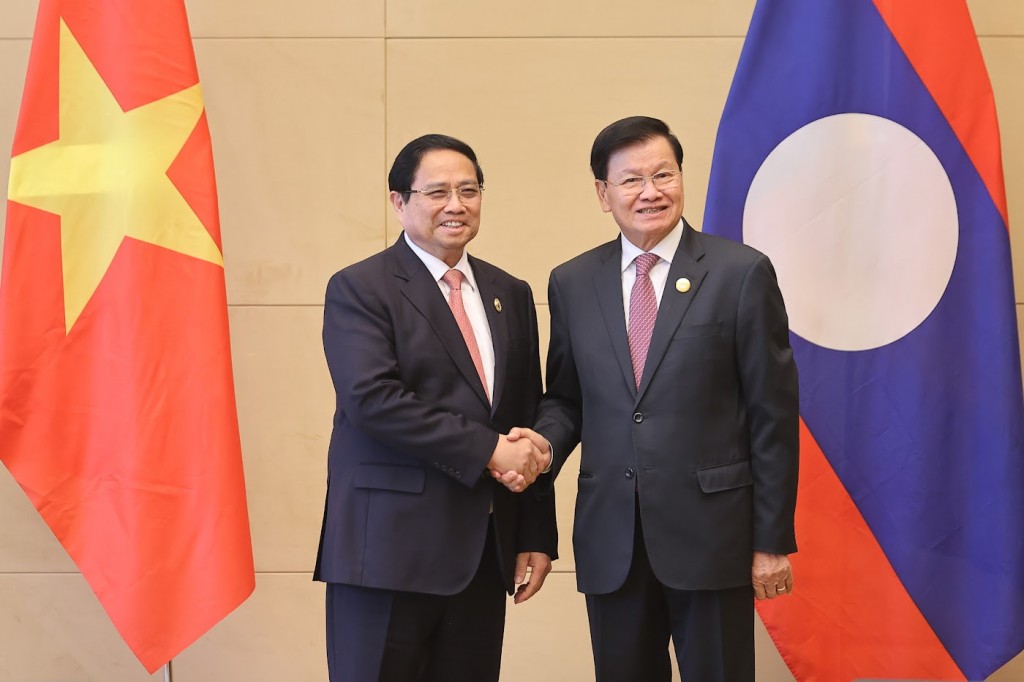 Thủ tướng Phạm Minh Chính hội kiến Tổng Bí thư, Chủ tịch nước Lào - Ảnh: VGP/Nhật Bắc