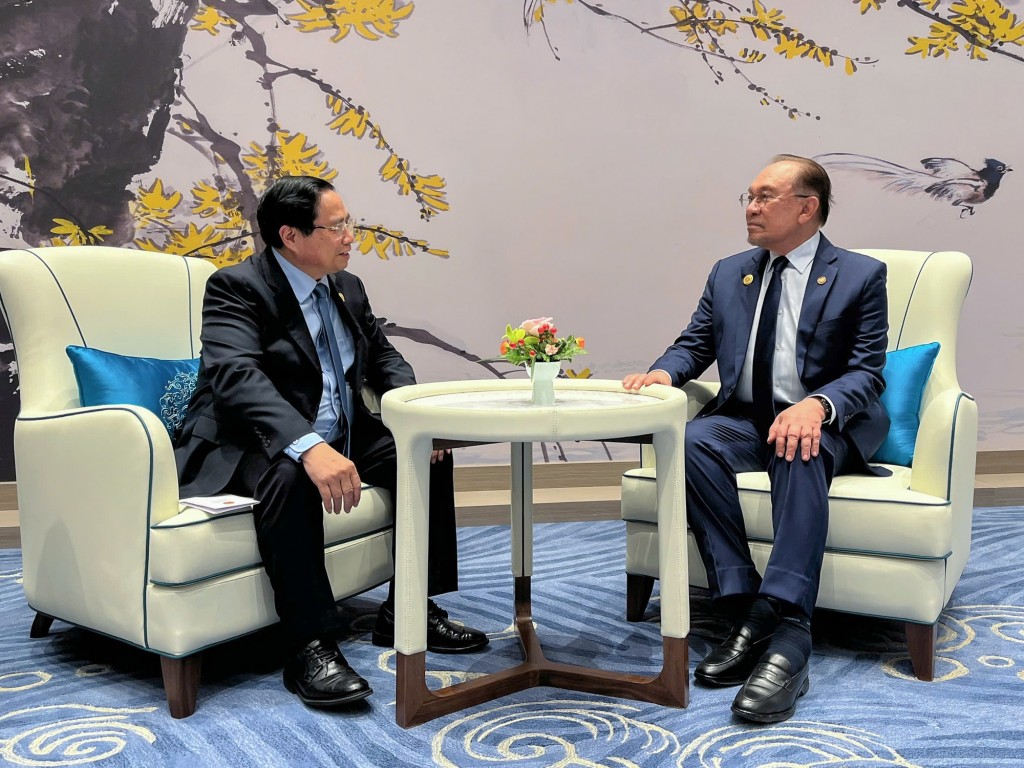 Thủ tướng Phạm Minh Chính gặp Thủ tướng Malaysia