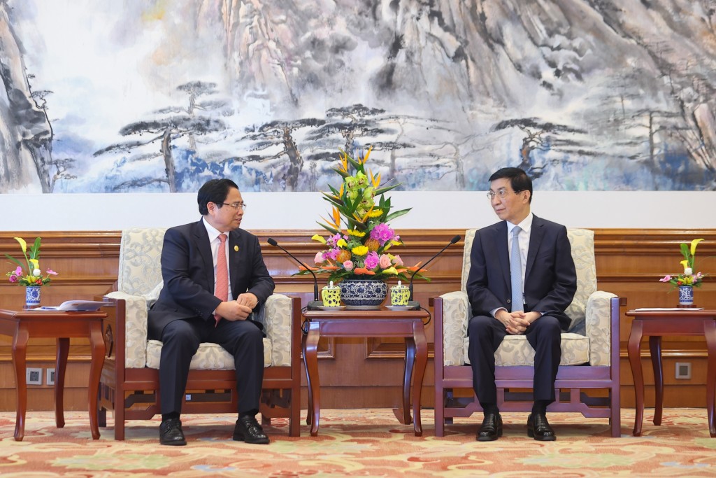 Chủ tịch Chính hiệp Vương Hộ Ninh nhấn mạnh, Việt Nam và Trung Quốc là hai nước láng giềng, đồng chí, anh em, gắn bó và cùng chia sẻ tương lai. Trung Quốc mong muốn cùng Việt Nam thực hiện hiệu quả nhận thức chung cấp cao, triển khai hợp tác trên các lĩnh vực, mang lại lợi ích cho nhân dân hai nước - Ảnh: VGP/Nhật Bắc