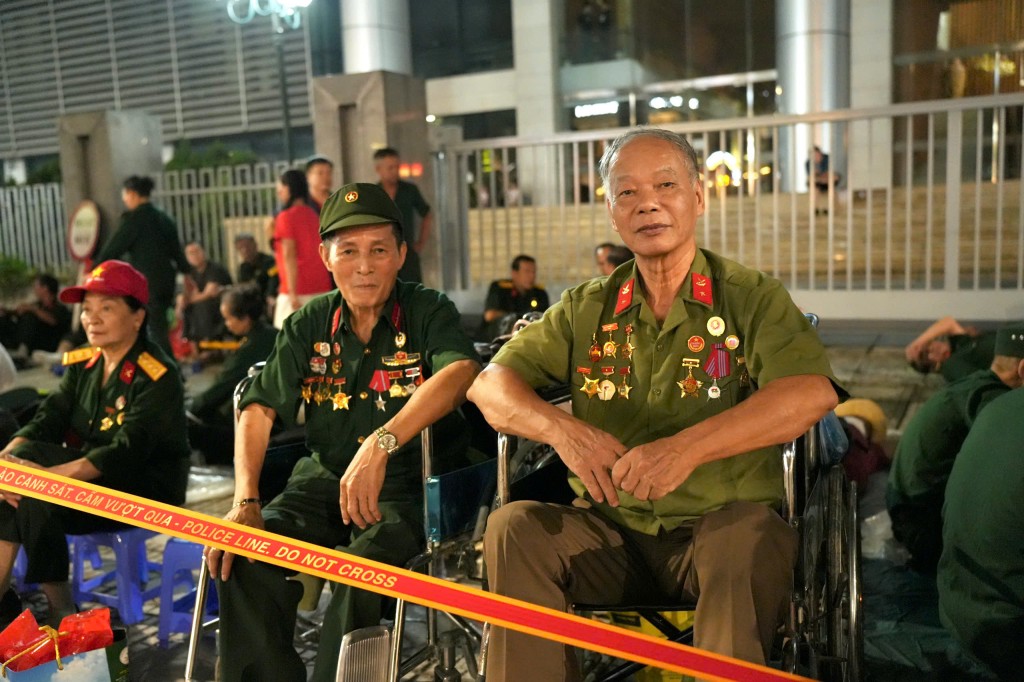 Lực lượng an ninh, vệ sinh xuyên đêm chăm lo cho cựu chiến binh