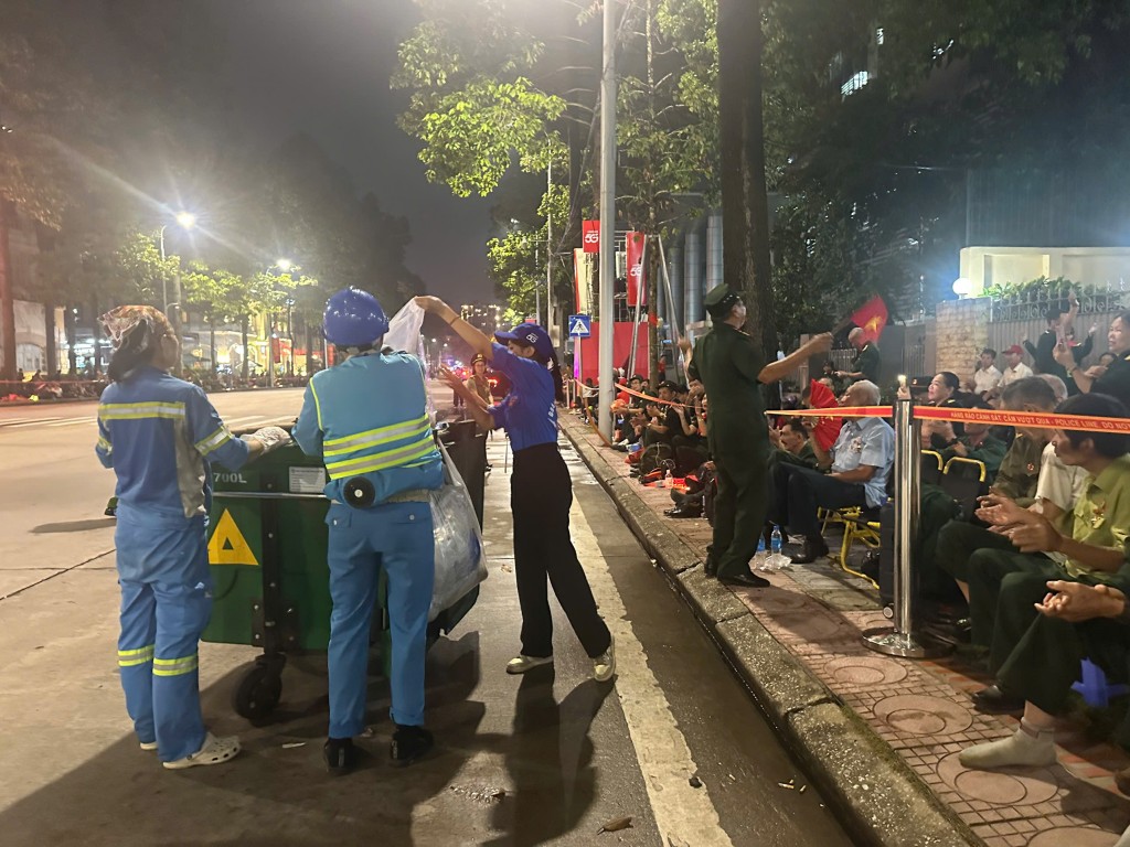 Lực lượng an ninh, vệ sinh xuyên đêm chăm lo cho cựu chiến binh