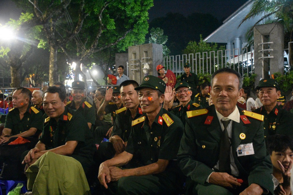Lực lượng an ninh, vệ sinh xuyên đêm chăm lo cho cựu chiến binh