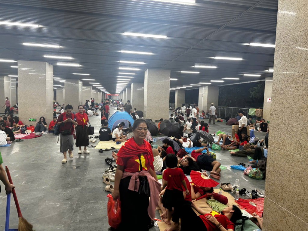 Nghĩa tình từ những phần quà ấm áp