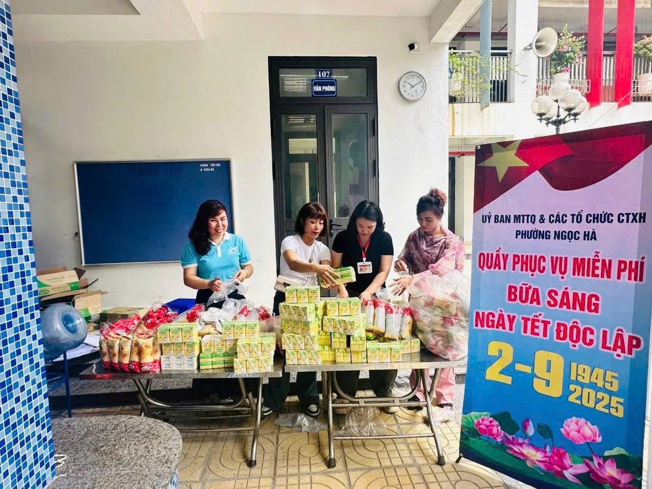 Phường Ngọc Hà tổ chức hoạt động ý nghĩa trong Ngày hội non sông