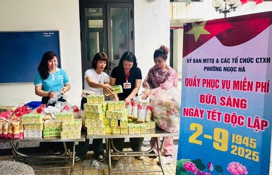 Phường Ngọc Hà tổ chức hoạt động ý nghĩa trong Ngày hội non sông