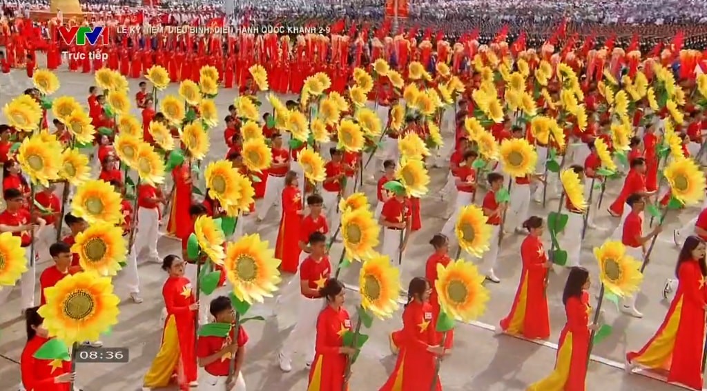80 nghệ sỹ Bắc - Nam hoà giọng đồng diễn Khí phách Việt Nam