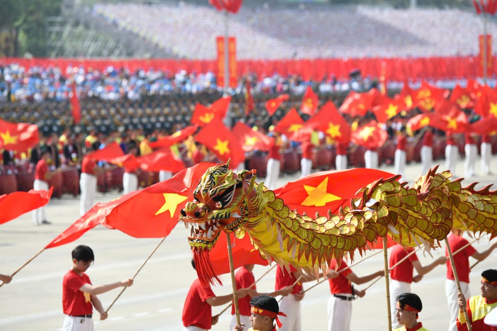80 nghệ sỹ Bắc - Nam hoà giọng đồng diễn Khí phách Việt Nam