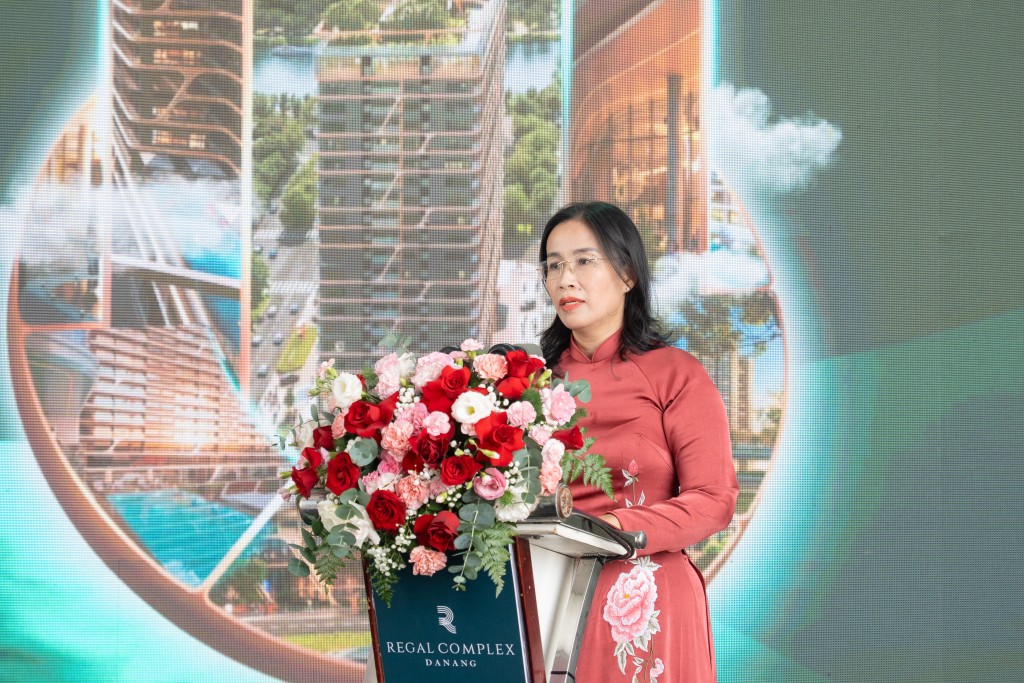 bà Nguyễn Thị Anh Thi, Phó chủ tịch UBND TP Đà Nẵng phát biểu tại lễ khởi công