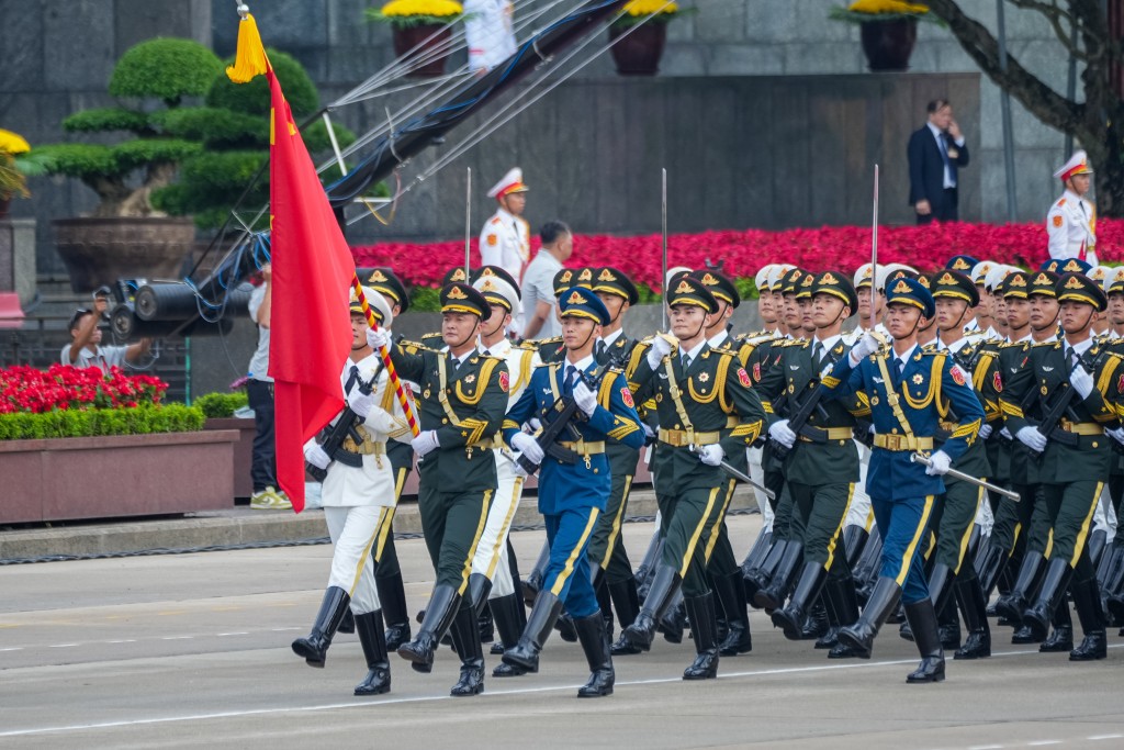 Đoàn nghi lễ danh dự Quân Giải phóng nhân dân Trung Quốc tham gia diễu binh, diễu hành
