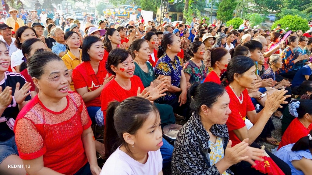 Niềm vui Tết độc lập ở ngoại thành Hà Nội