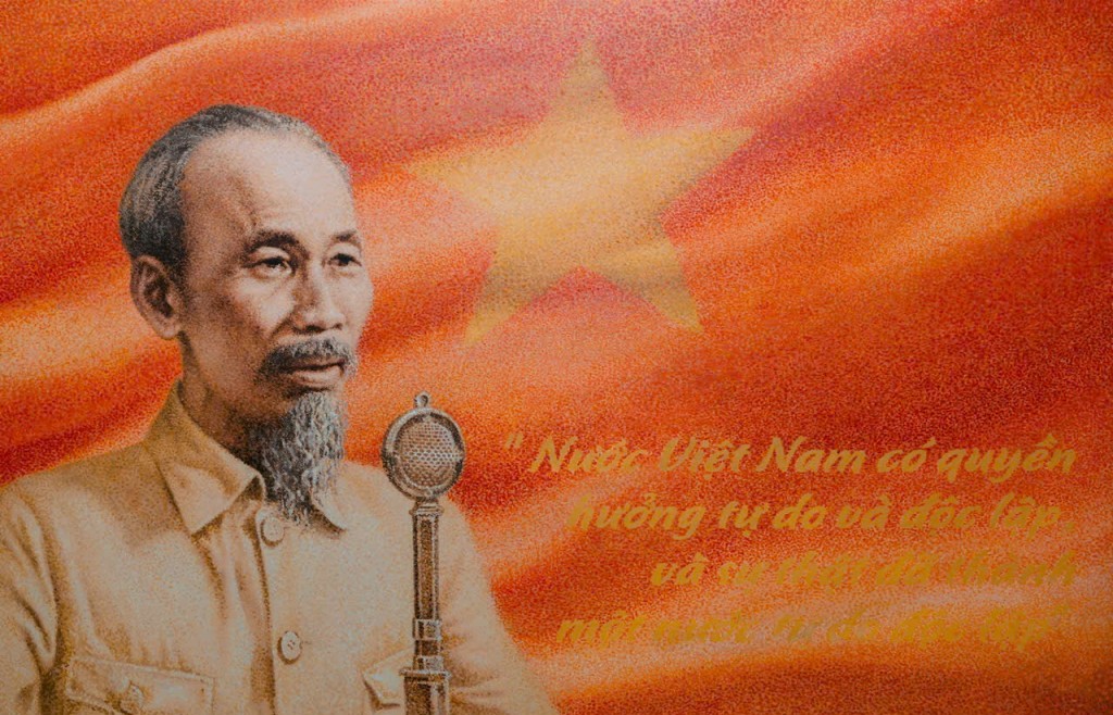 45 tác phẩm đặc sắc tại triển lãm "Trái tim tình yêu Việt Nam"