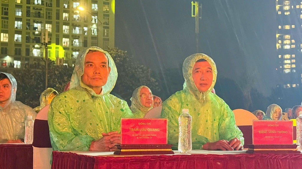 Đêm nghệ thuật rực sáng niềm tự hào dân tộc Đêm nghệ thuật rực sáng niềm tự hào dân tộc
