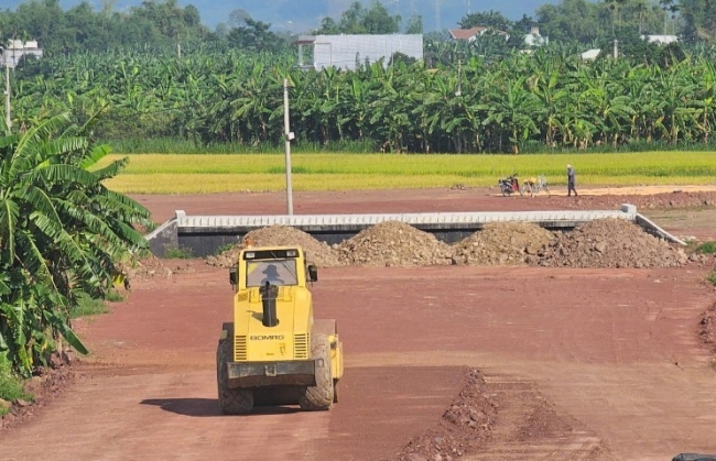 Cầu Văn Ly và đường dẫn "khát" mặt bằng sạch, nhà thầu "khóc ròng"
