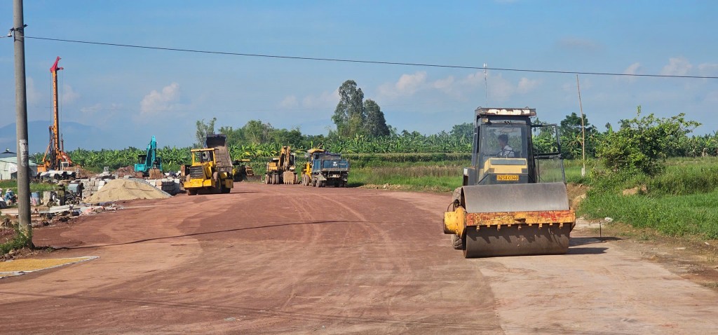 Cầu Văn Ly và đường dẫn khát mặt bằng, nhà thầu khóc ròng