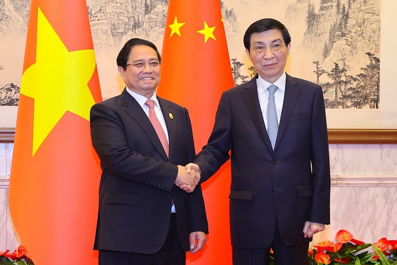 Thủ tướng Phạm Minh Chính hội kiến Chủ tịch Chính hiệp toàn quốc Trung Quốc Vương Hỗ Ninh - Ảnh: VGP/Nhật Bắc